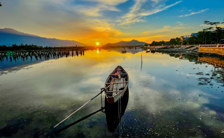 Hoàng hôn trên Đầm Lập An
